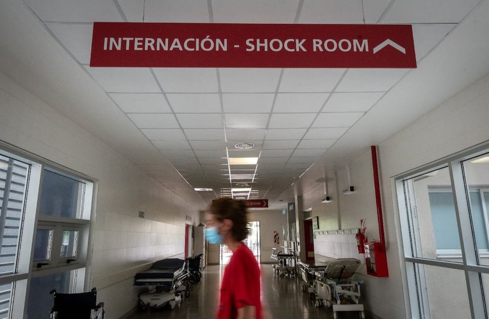 La víctima continúa en grave estado en el hospital Central y podría quedar parapléjico. - Imagen de archivo / Los Andes