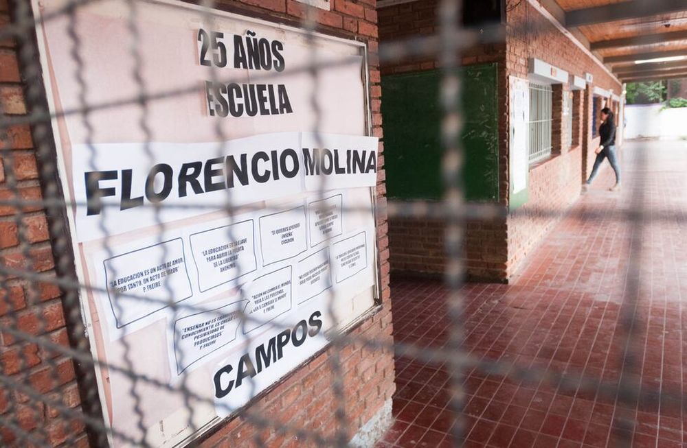 La DGE aceptó la renuncia del director que visitó a sus alumnas en una casa de El Carrizal