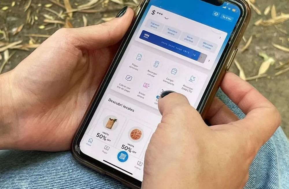 Advierten ante reiteradas estafas por una app trucha que simula ser Mercado Pago: cómo identificarla y tomar recaudos. Foto: Imagen ilustrativa