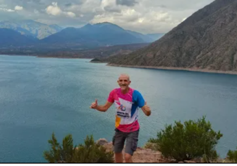 A lo Forrest Gump: quién es el gendarme retirado y atleta que corre por el país promoviendo hábitos saludables