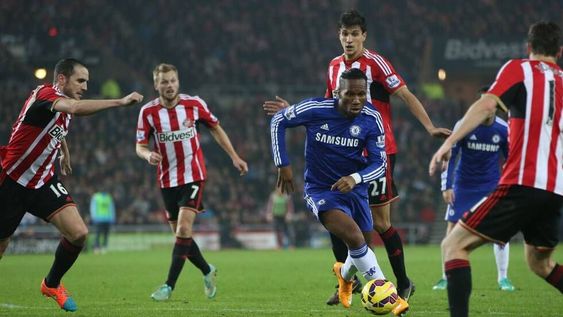 Chelsea igualó pero continúa en lo más alto