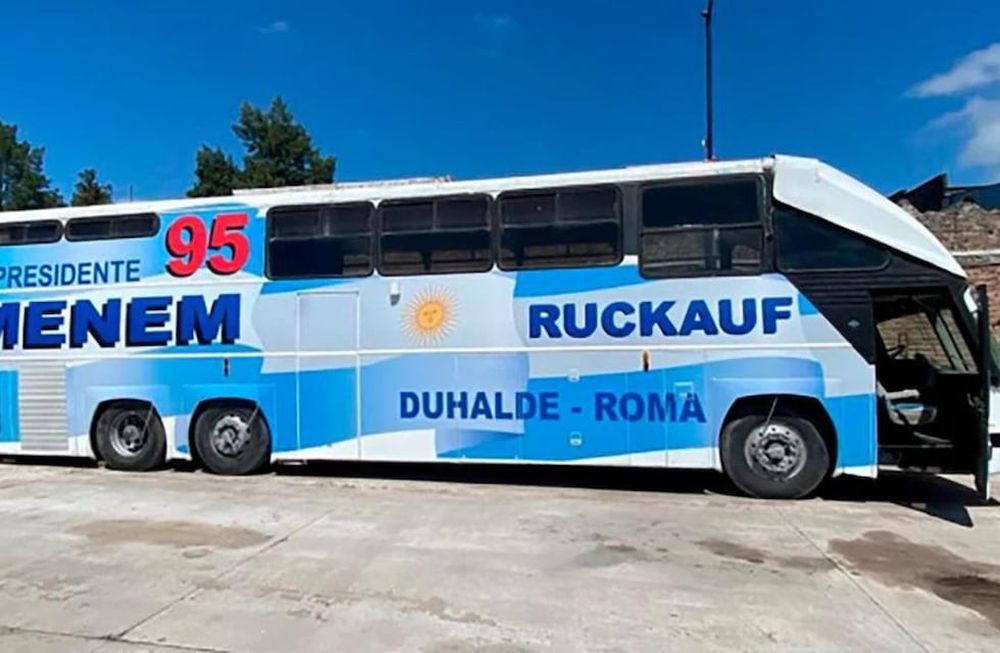 El vehículo de campaña de la fórmula Menem-Ruckauf se subastó a una cifra millonaria.