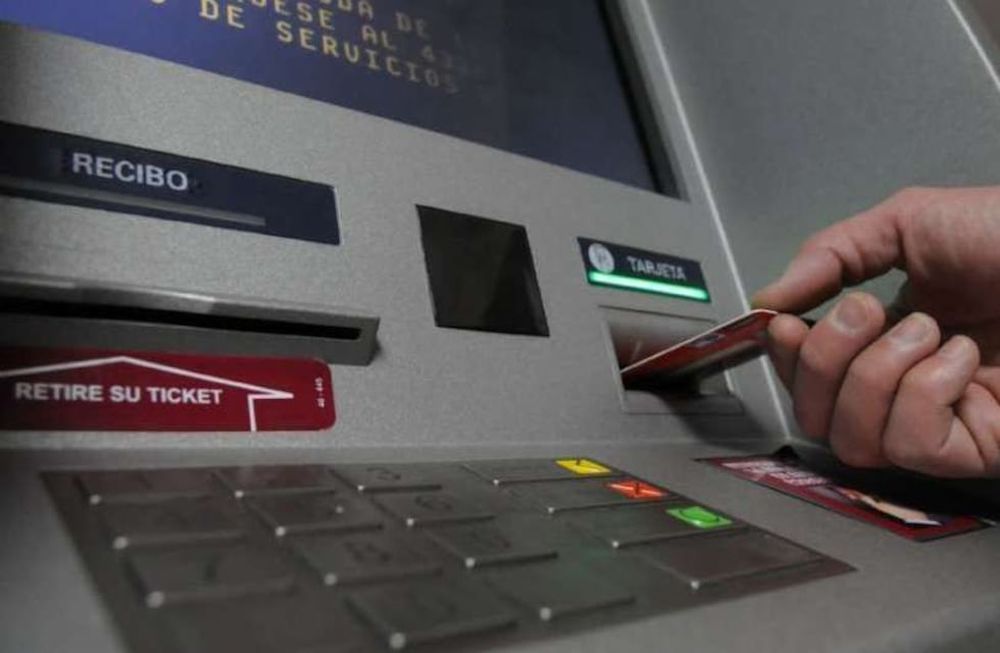Los empleados estatales cobrarán el medio aguinaldo el próximo viernes 20