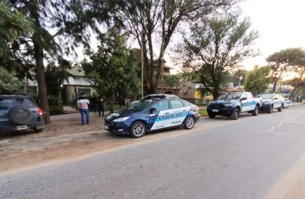 La captura del sujeto estuvo a cargo de la Delegación de la Policía Federal de Pinamar y la División de Comunicaciones de la PFA de Mar del Plata - Gentileza