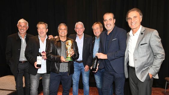 Los campeones del Mundial de futbol 86 Oscar Ruggeri, Jorge Burruchaga, Héctor “El Negro” Enrique, Sergio “El Checho” Batista, Ricardo Giusti, Oscar Garré y Carlos “El Chino” Tapia llegaron a Mendoza parapresentar sus vinos, La Final Malbec y Héroes Blend.Foto: José Gutierrez / Los Andes