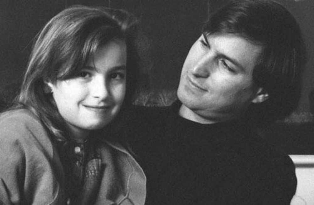 La hija de Steve Jobs reveló que su padre no le puso calefacción para “fortalecer su carácter” y que no pagó su carrera universitaria