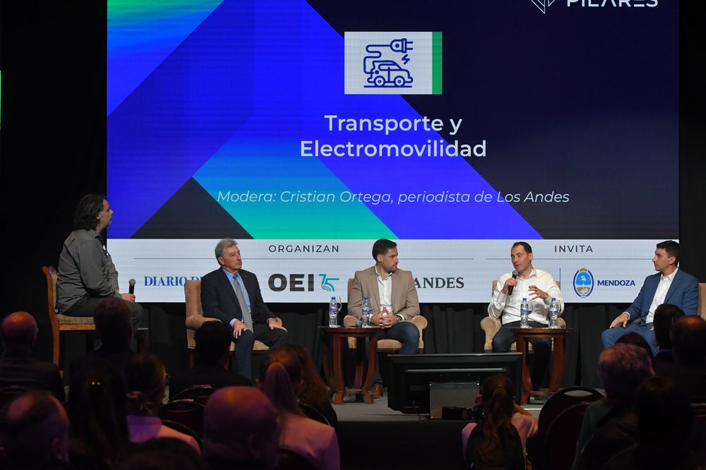 El ciclo pilares convocó a especialistas en electromovilidad