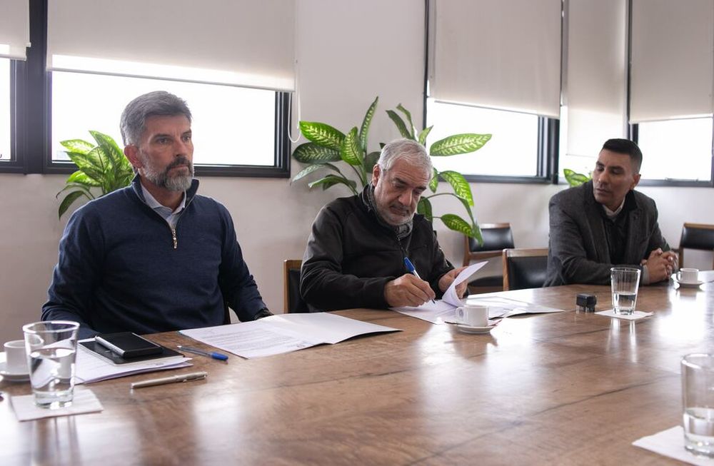 La Ciudad firmó un convenio con AMENA para sumar sus cámaras de seguridad al sistema municipal