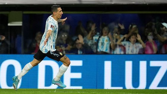El experimentado jugador argentino reveló que el partido disputado anoche ante Venezuela (3-0) en La Bombonera “seguramente” ha sido su “último partido” con la celeste y blanca en el país.