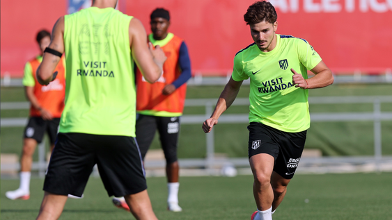 Julián Álvarez habló con Diego Simeone y comienza a definirse su futuro