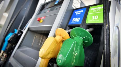 Aumento de precios de los combustibles en estación YPF. J(osé G Hernández/La Voz)