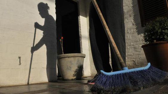 Indec: las mujeres trabajan más que los hombres en la Argentina