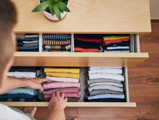 El extraño placer de hacer listas y ordenar cajones: qué dice la psicología sobre este hábito cotidiano El extraño placer de hacer listas y ordenar cajones: qué dice la psicología sobre este hábito cotidiano