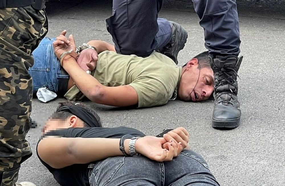 Leandro Daniel Suárez (30) y una adolescente de 15 años, detenidos por el crimen del quiosquero en Ramos Mejía (La Matanza) - Twitter @igonzalezprieto