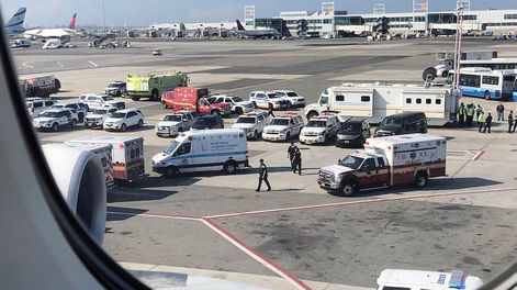Abrió por error una puerta de emergencia en el aeropuerto de Múnich y generó caos