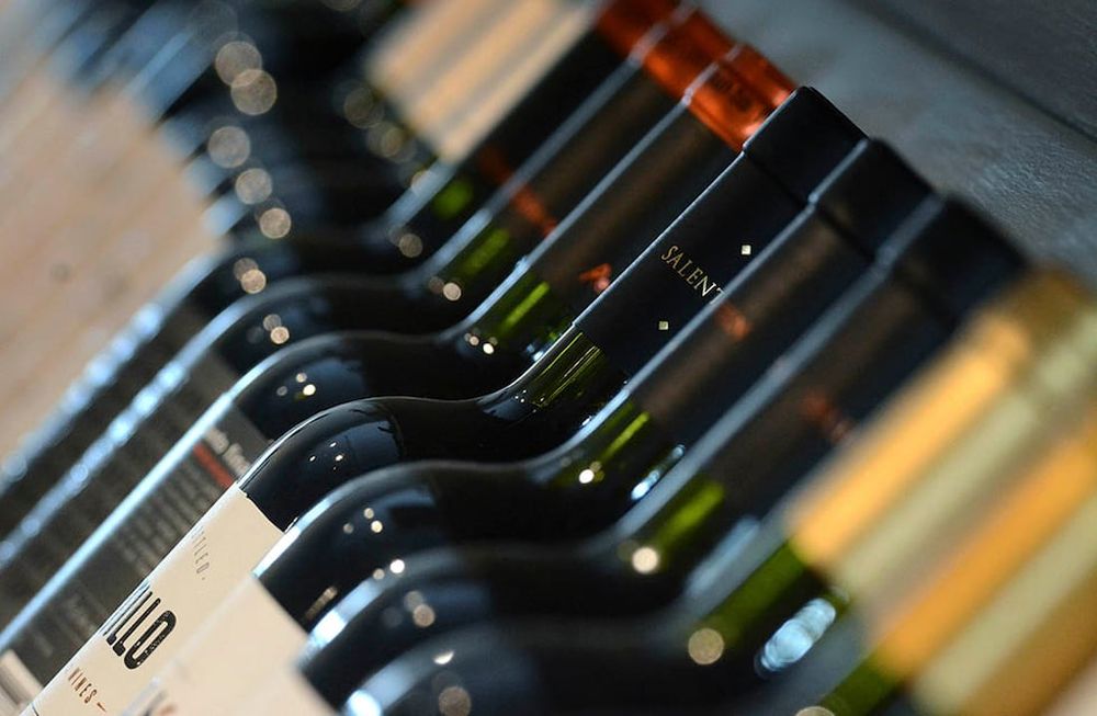 La producción mundial de vinos cayó fuertemente, pero Argentina sonríe