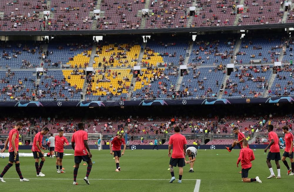 El nuevo horario de la Champions debuta con fracaso en el Camp Nou