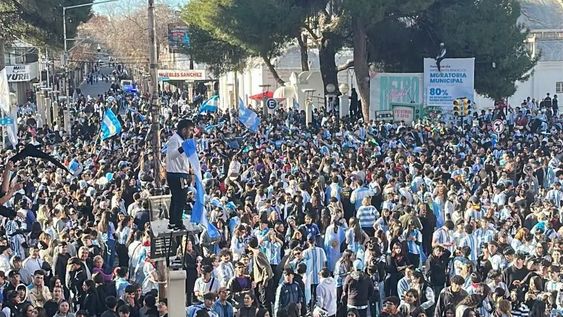 Ataque a balazos contra un joven durante los festejos por el triunfo de Argentina en San Martín.