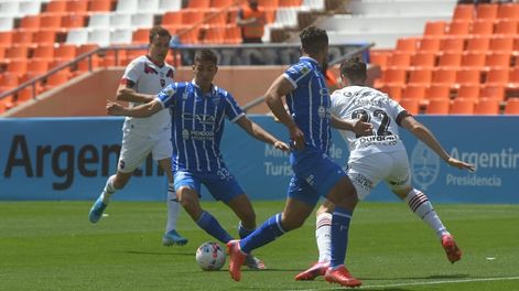 Los Andes | En el regreso del público a los estadios de fútbol, Godoy Cruz recibe a Newells en el estadio Malvinas Argentinas. / Ignacio Blanco (Los Andes).