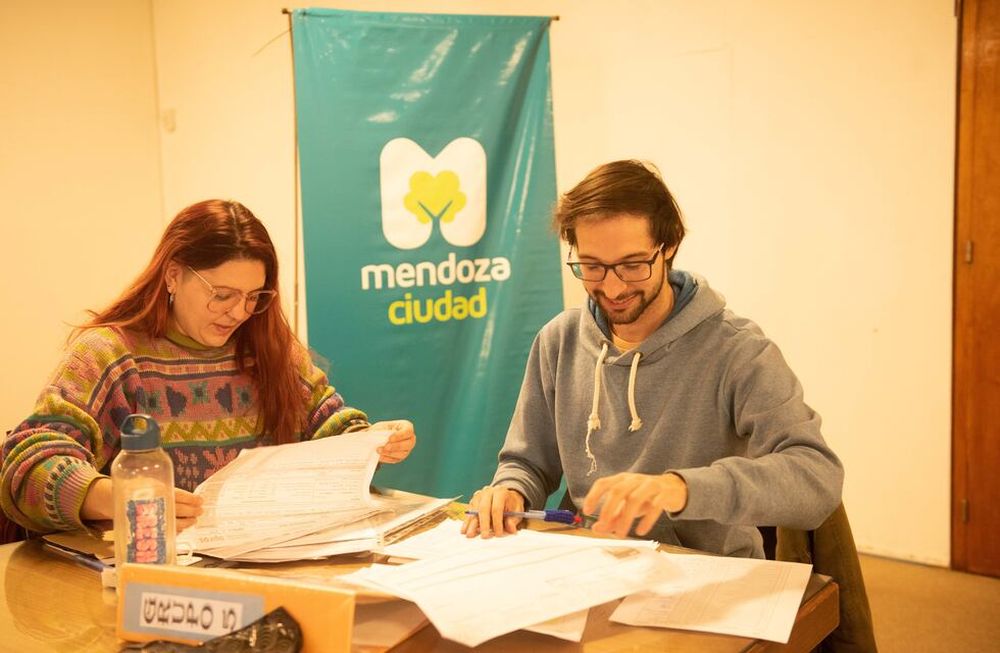 Entrega de refuerzos monetarios a 80 familias.