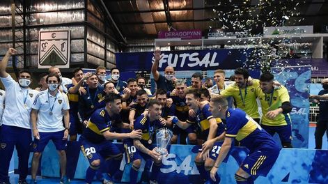 Los jugadores de Boca festejan el título de campeón Nacional. / Gentileza.