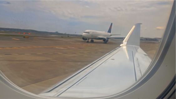 Momento del accidente en Washington entre dos aviones.&nbsp;