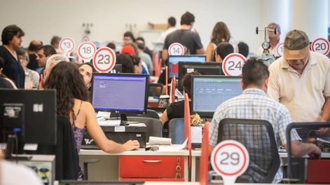 Los Andes | Bajo control. La Oficina de Sumarios fue creada en febrero de 2019, por impulso de Alfredo Cornejo, para acelerar las sanciones a los empleados infieles del Estado. Foto: Ignacio Blanco / Los Andes.