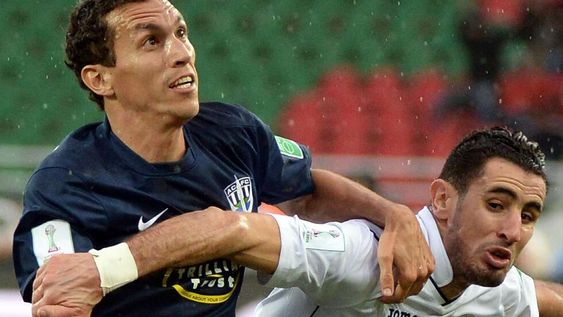 Se fue de mochilero y es clave para Auckland