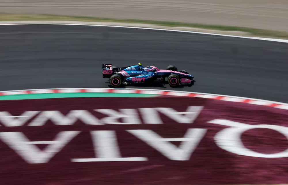 Franco Colapinto pese a mejorar sus tiempos quedó lejos del clasificador. 