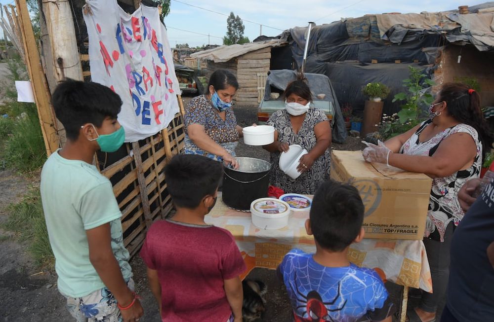 Allí funciona Granito de Fe, desde hace unos días, gracias a la voluntad de Patricia, que pudo hacer realidad su sueño: alimentar a los niños de su barrio. Foto: José Gutiérrez / Los Andes.