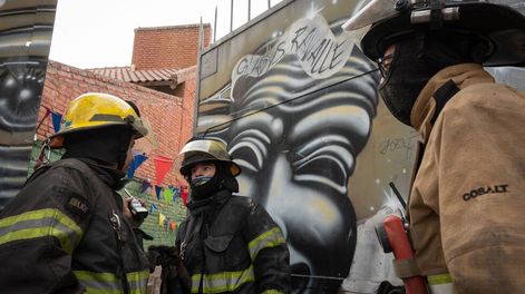 Los Andes | La Enkosala Gladys Ravalle quedó completamente destruida por un incendio y artistas locales buscan el modo de ayudar a volver a levantar el teatro. - Foto: Ignacio Blanco / Los Andes