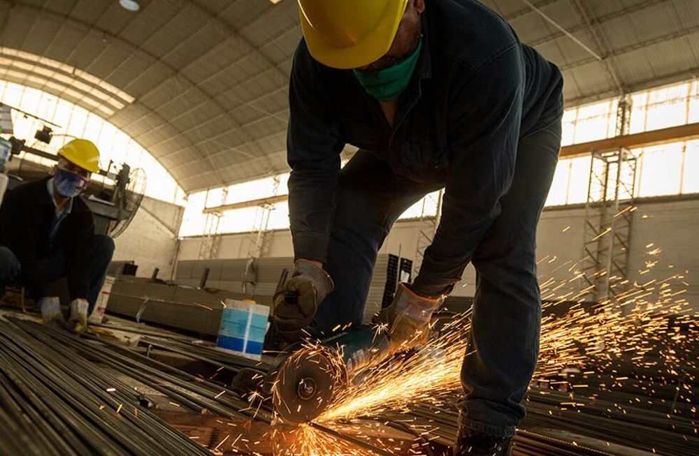 El 40% de las empresas argentinas revisan trimestralmente los salarios de sus colaboradores. Foto: Ignacio Blanco / Los Andes