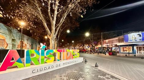 La Arístides kitsh: la muestra de diseño que revolucionará una de las calles más importantes de Mendoza