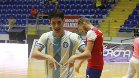 Civelli marcó un golazo para la victoria de Argentina por 3-0 ante Republica Checa. / Gentileza: Futsal de Priimera.