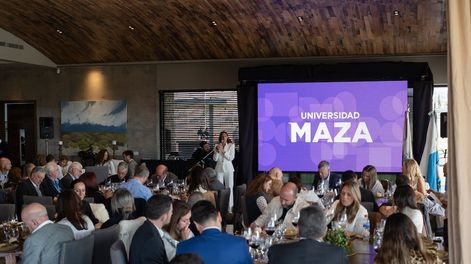 En Casa David Wine & Horse, la Universidad Maza presentó su Plan de Desarrollo Institucional para pedir apoyo del sector empresario.