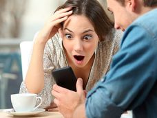 El 30% de las noticias falsas en internet están vinculadas con la alimentación, propagándose hasta siete veces más rápido que la información científica, según LLYC.