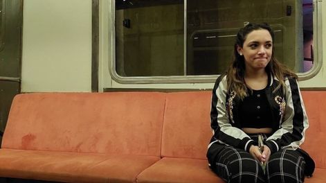 Una ex participante de Bake Off fue a un restaurante con temática de metro de Nueva York, se indignó por la comida y el precio e hizo su descargo en Twitter.