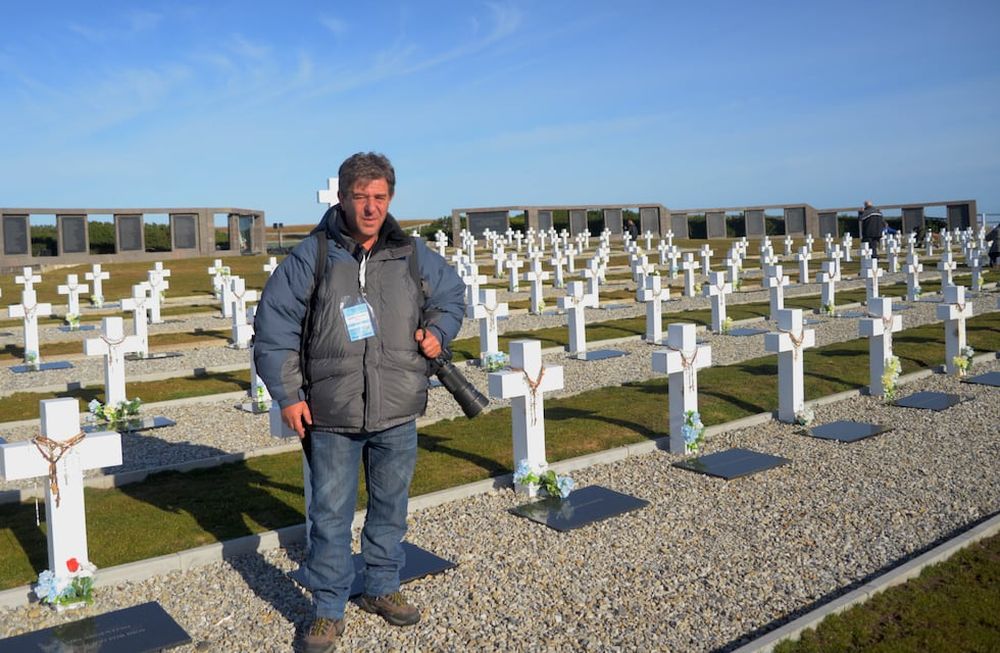 Gerardo Gómez, ex fotógrafo de Los Andes, viajó en 2019 a las Islas Malvinas junto a miembros de la Comisión de Familiares de Caídos en Malvinas, Cancillería, excombatientes, artistas, periodistas y fotógrafos. Gentileza: Gerardo Gómez