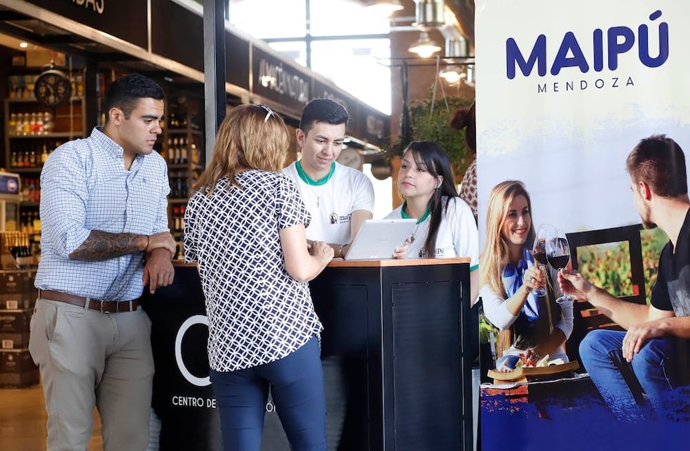 La Municipalidad de Maipú junto a la Cámara de Turismo de este departamento se hicieron presentes en la FITVAL (Feria Internacional de Turismo de Valparaíso Región). Foto: Prensa maipú