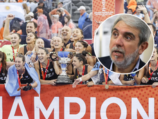 El festejo de Aníbal Fernández con Las Leonas tras conquistar el Mundial de Hockey Femenino 2026