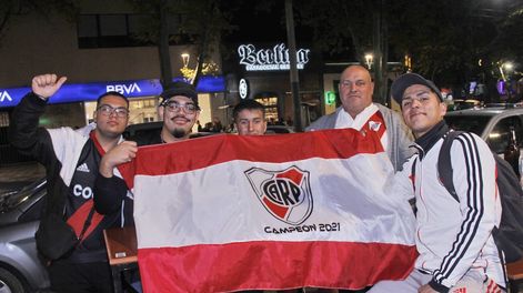 Enzo Cortez, Aarón Mari , Juan Araya , Sergio Cortéz y Marcelo Zapata.