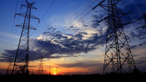 El Gobierno compensará a industrias que reduzcan el uso de electricidad en verano.