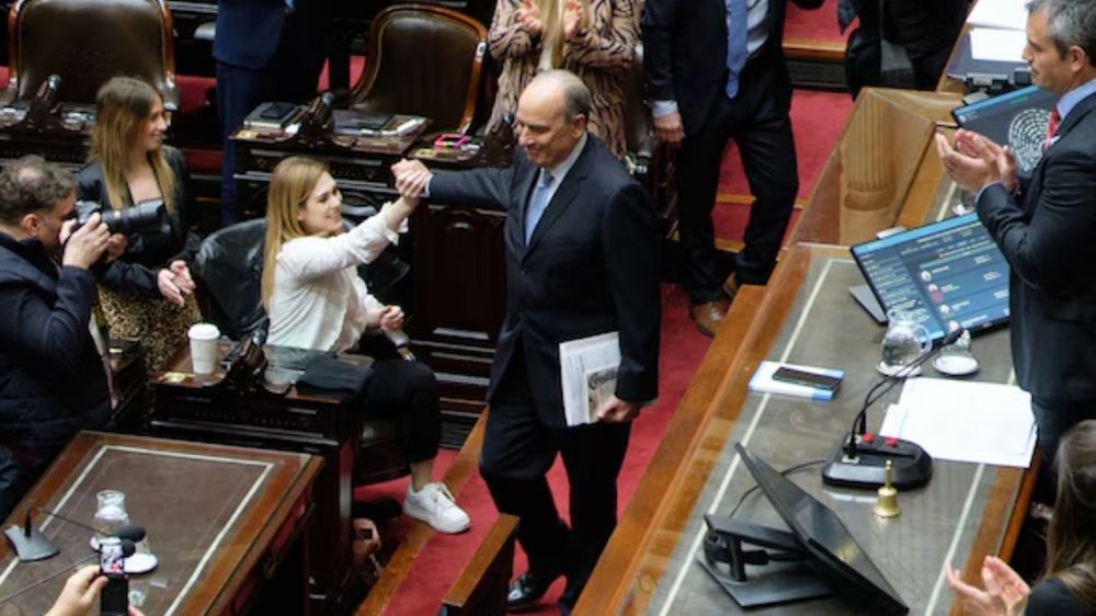 Guillermo Francos en el Congreso Nacional.