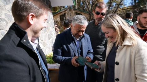 Los Andes | El gobernador Alfredo Cornejo junto a la vicegobernadora Hebe Casado en medio de actividades relacionadas a la minería. Foto: Prensa Gobierno de Mendoza.