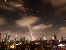 Irán bombardeó Tel Aviv en represalia por la muerte de Lariyani: hay dos muertos