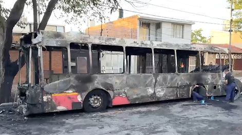 Se incendió completamente un colectivo en Dorrego y generó susto en la zona.