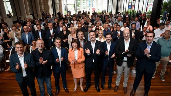 Un grupo de legisladores radicales realizó el Seminario por las ideas liberales con ministros del gabinete de Milei como expositores.