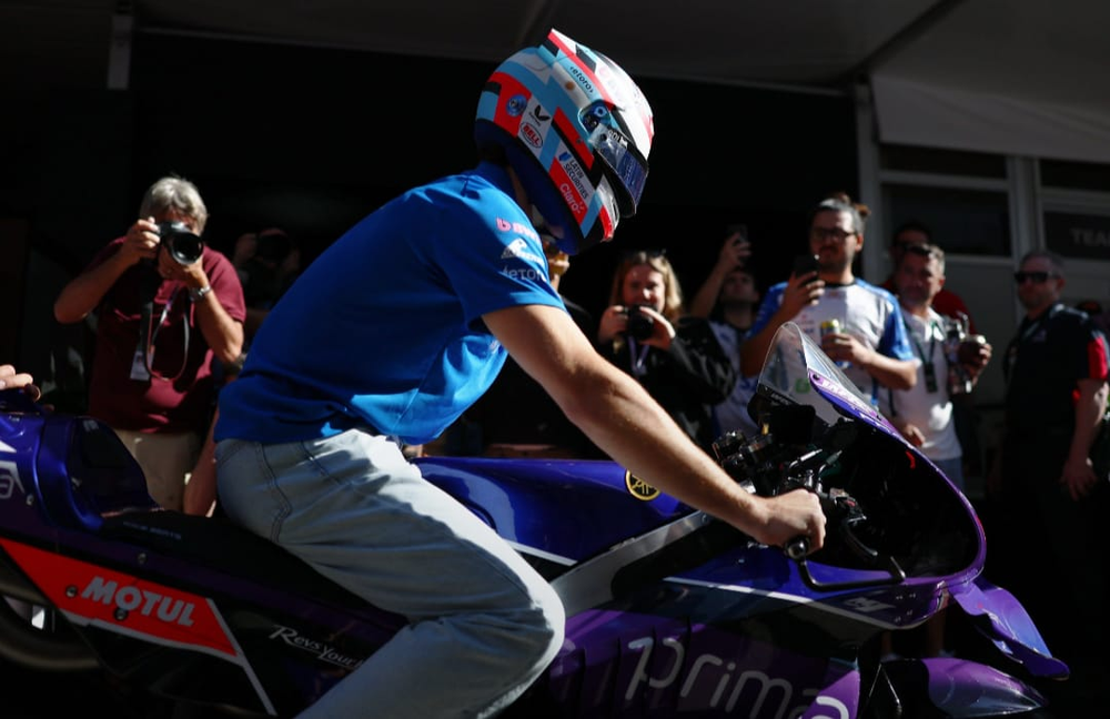 Franco Colapinto protagonizó un ingreso estelar al paddock del Gran Premio de Estados Unidos de Fórmula 1