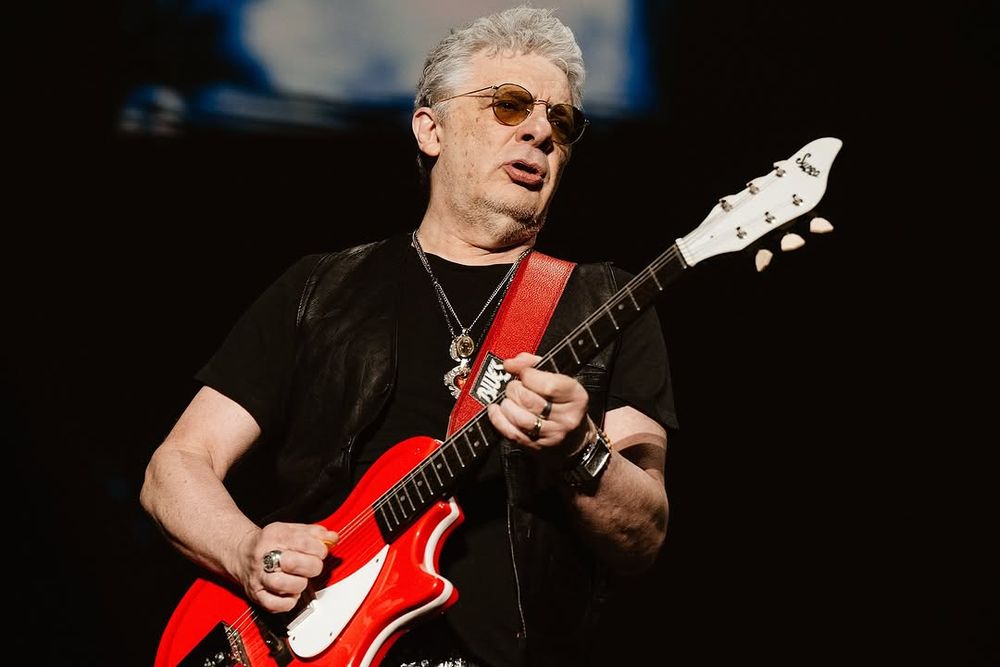 Juanse, el ícono de rock and roll que resurgió de la oscuridad.