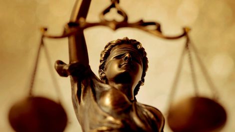 En defensa propia - Por Antonio Las Heras